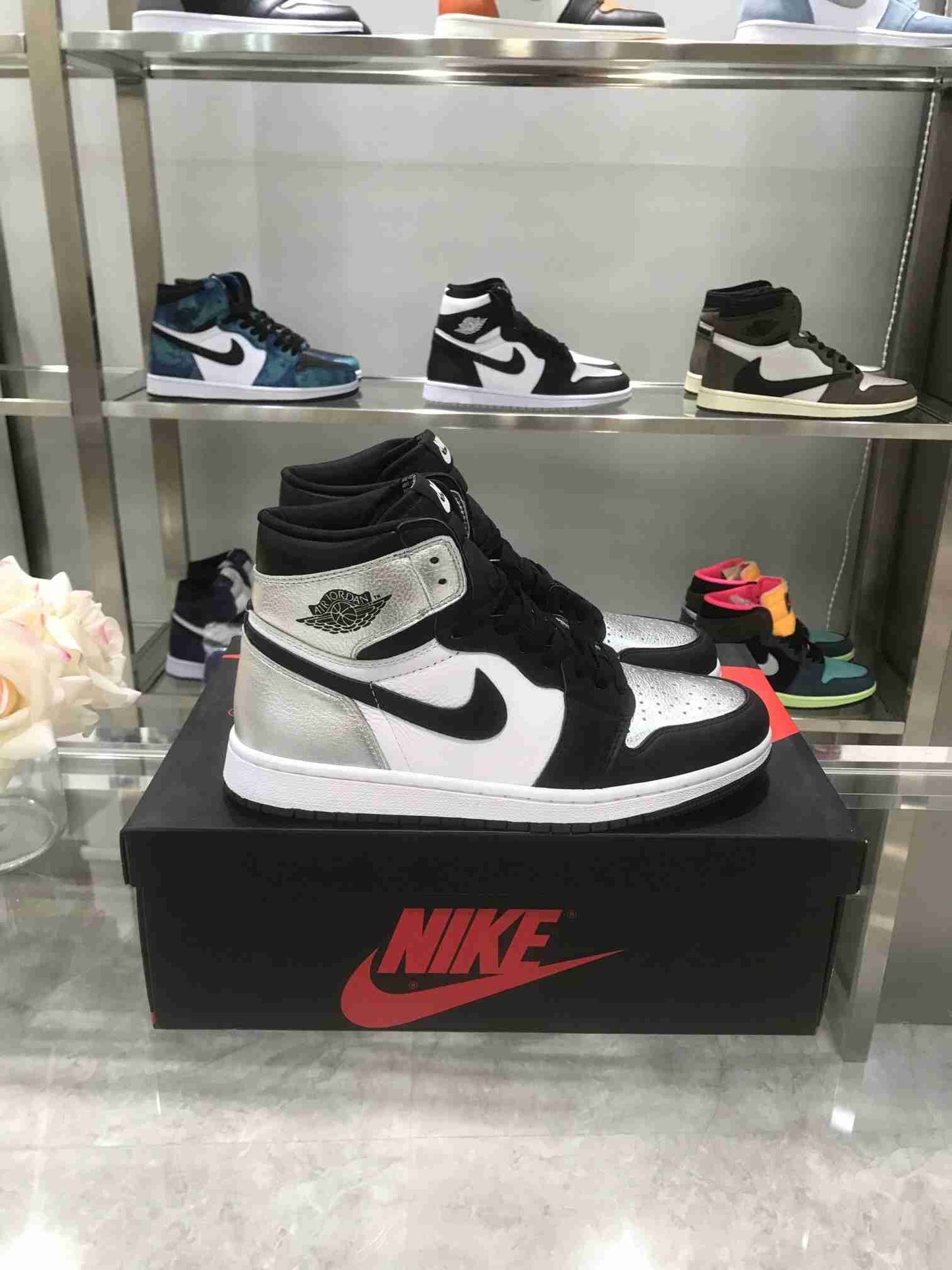 AJ 1