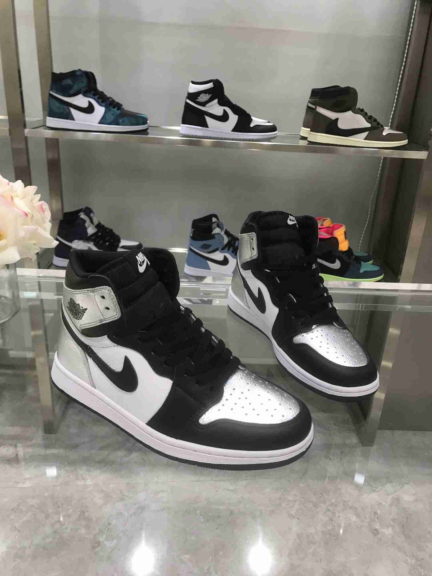 AJ 1